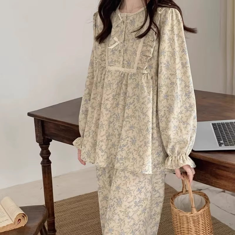 Vintage Floral Cozy Pajama Set for Women – Soft Autumn Lounge Sleepwear